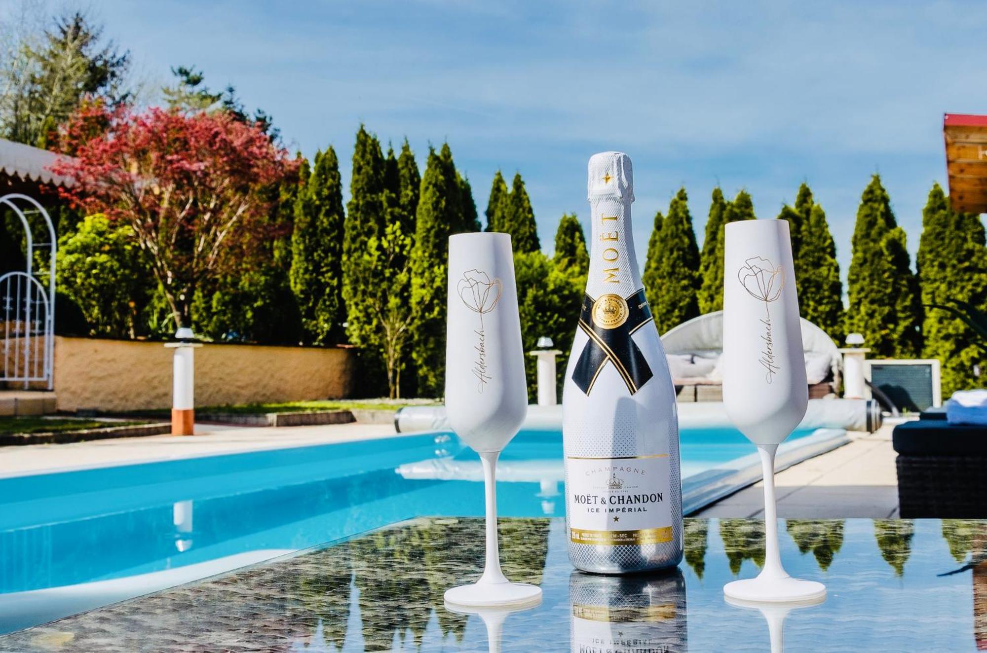 5 Sterne Centurion Ferienhaus Villa 2 Pools 86 Zoll Tv Aldersbach Exteriér fotografie